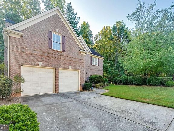 2nd image of 105 Beracah Walk SW