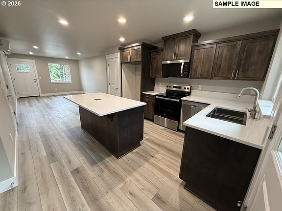 5th image of 1203 SE Marsters Ave