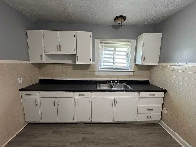 1529 Dawson St — Photo 15