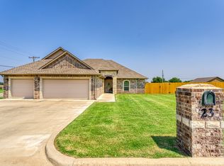 23 Fairway Dr, Sayre, OK 73662
