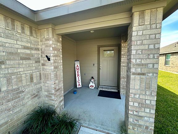 3rd image of 6515 Alexis St