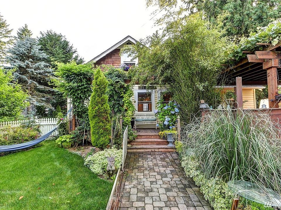 1st image of 16911 25th Ave NE