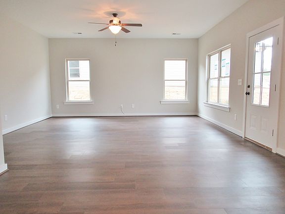 3rd image of 166 Shiloh Creek Dr