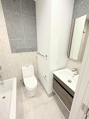 4th image of 230 E 95th St #4N