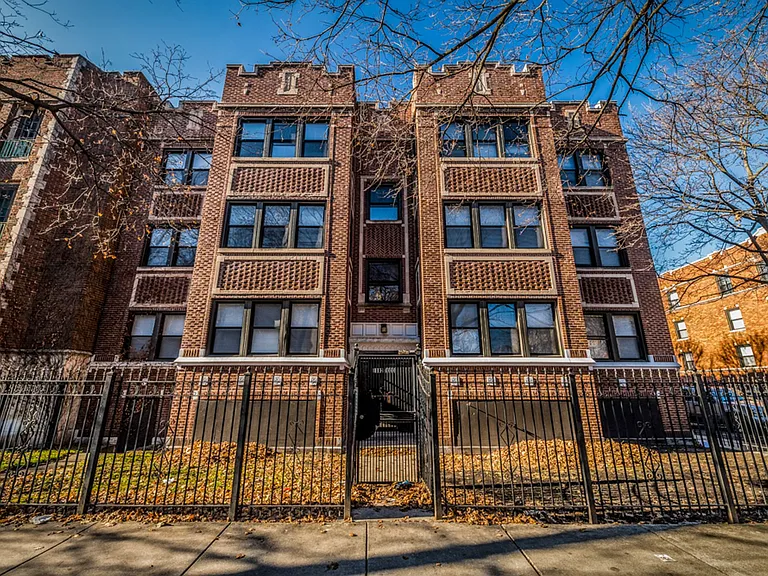 8000 S Drexel — Photo 16