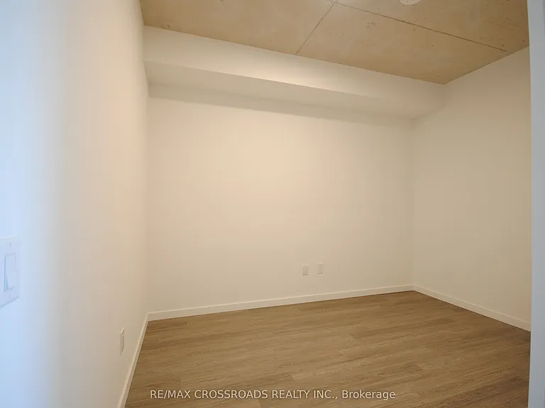 689 The Queensway #516 — Photo 13