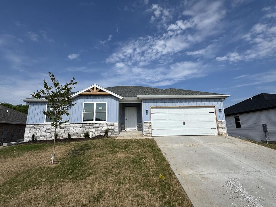 1st image of 1429 S Barnard Way