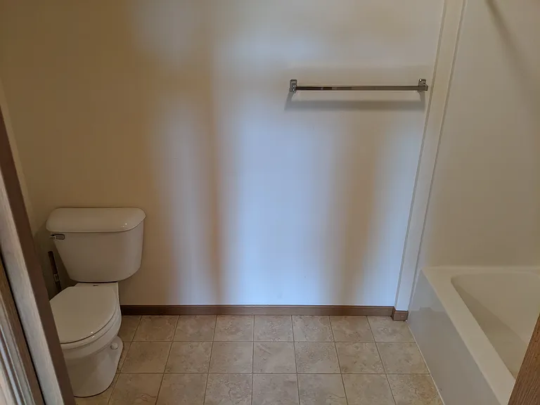 5733 Lexington St — Photo 13
