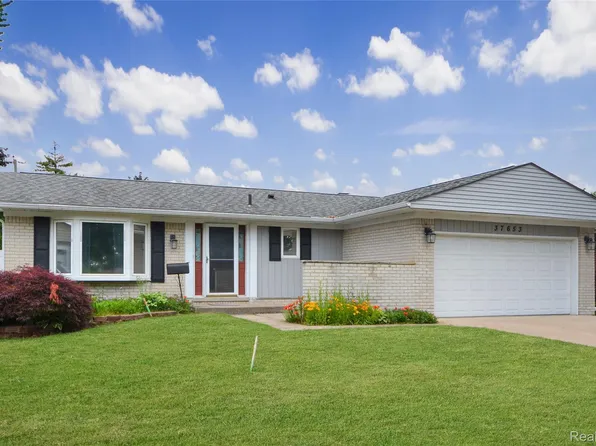 37653 Longacre Dr, Sterling Heights, MI 48312