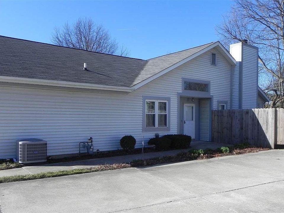 1st image of 302 Westview Cir