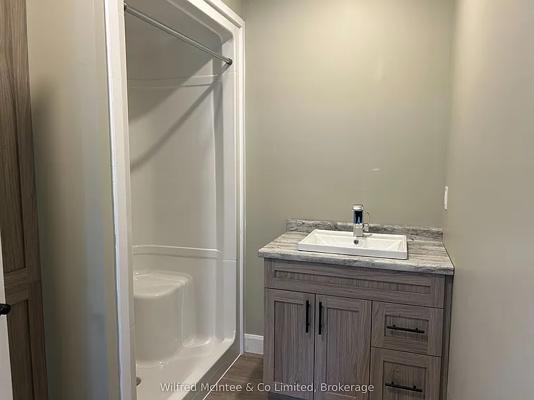 187 Balaklava St #2 — Photo 12