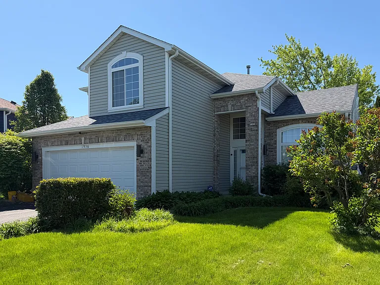 1936 Cobblebrook Ln — Photo 1
