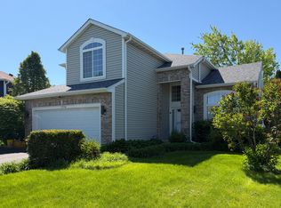 1936 Cobblebrook Ln, Naperville, IL 60565