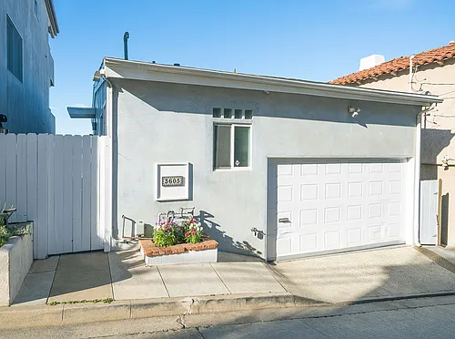 3605 Crest Dr Photo 1