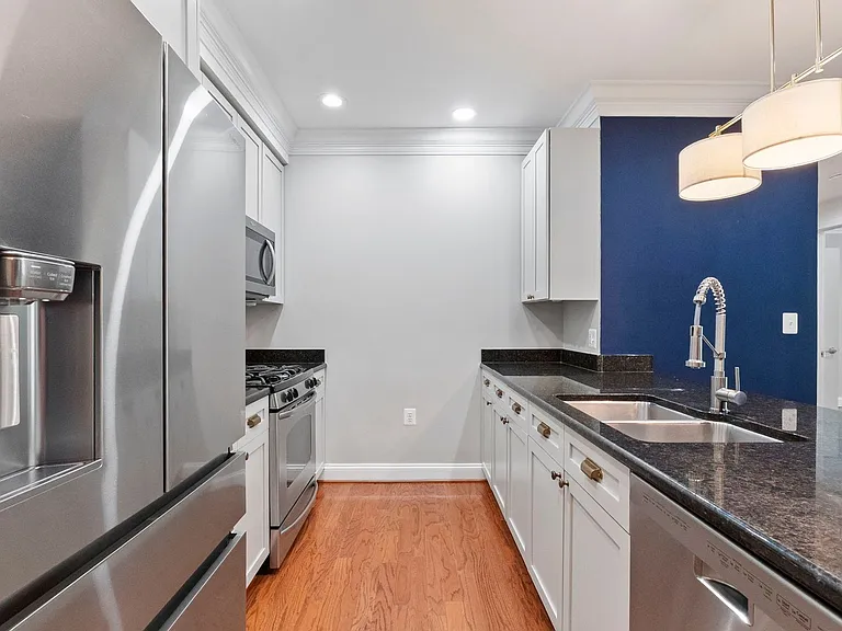 1115 Cameron St #311 — Photo 8