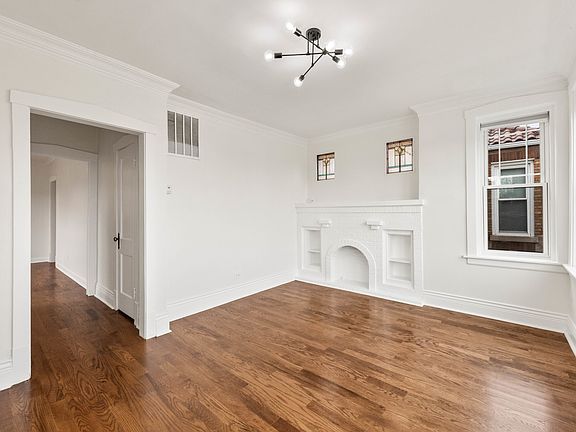 4th image of 1540 Lombard Ave