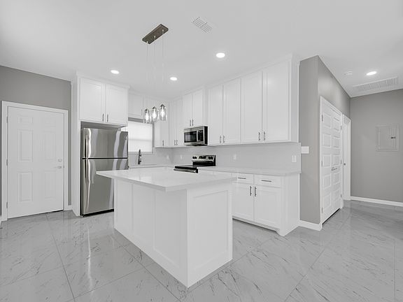 5th image of 103 S Dove St #A