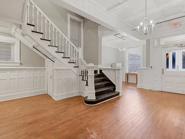 170 W Washington St — Photo 21