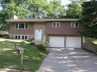 1707 Hickory St, Onalaska, WI 54650