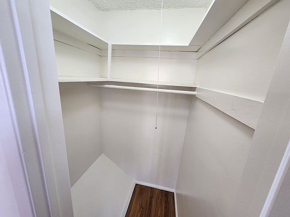 5th image of 1137 Irving Ave #5