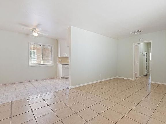 2nd image of 400 E Lancaster Blvd