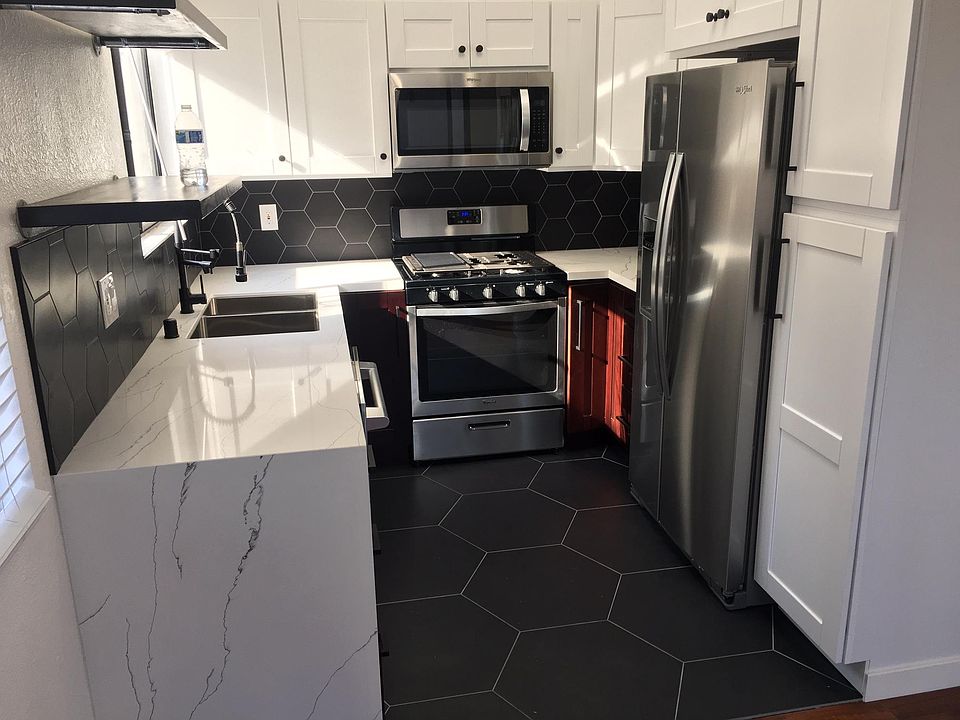 1st image of 4052 Haines St