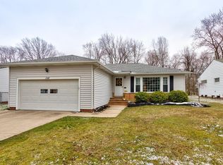 1247 Haverston Rd, Lyndhurst, OH 44124
