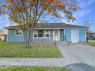 281 10th Ave N, Carrington, ND, 58421