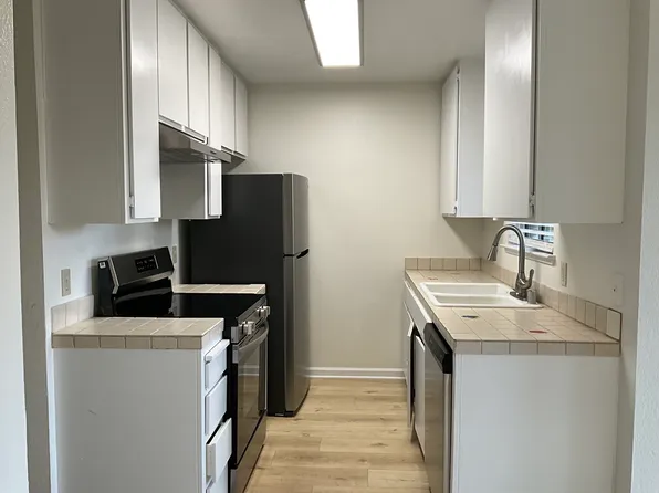 9117 Newhall Dr APT 7, Sacramento, CA 95826