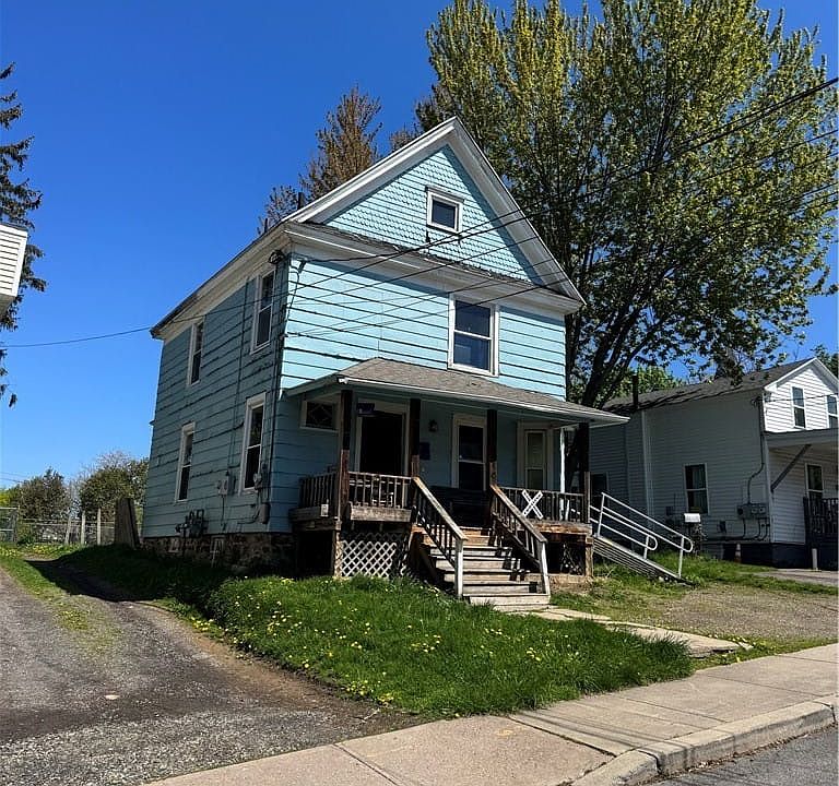 1st image of 215 Utica St