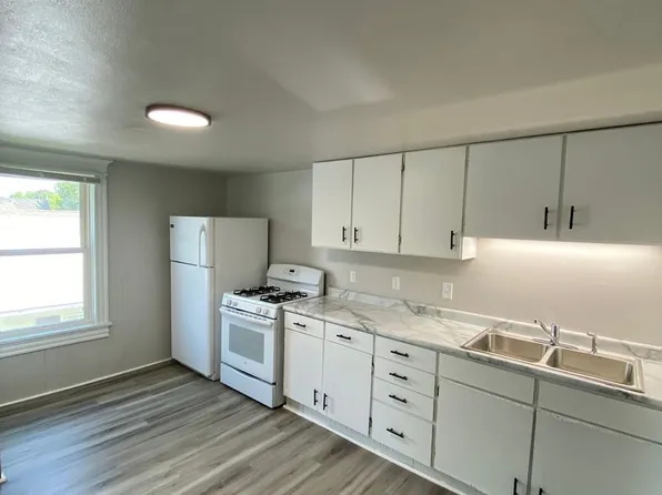 801 Dove St, 801 Dove St #B, Oshkosh, WI 54902