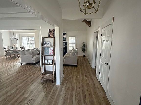 3rd image of 99 Duke Ln