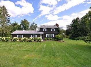 16 Lincoln Rd, Newtown, CT 06470