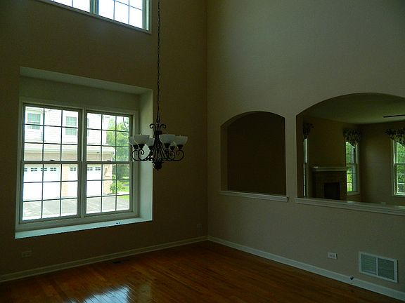 2nd image of 1846 Torrey Pkwy
