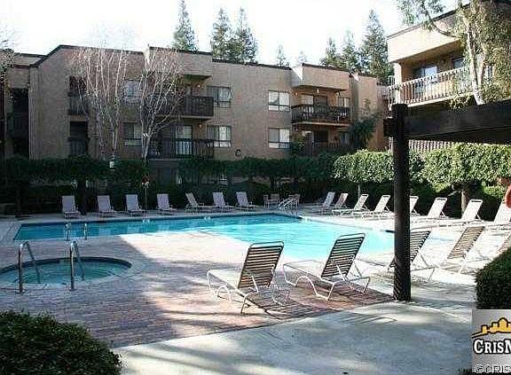 4th image of 22100 Burbank Blvd Unit 261
