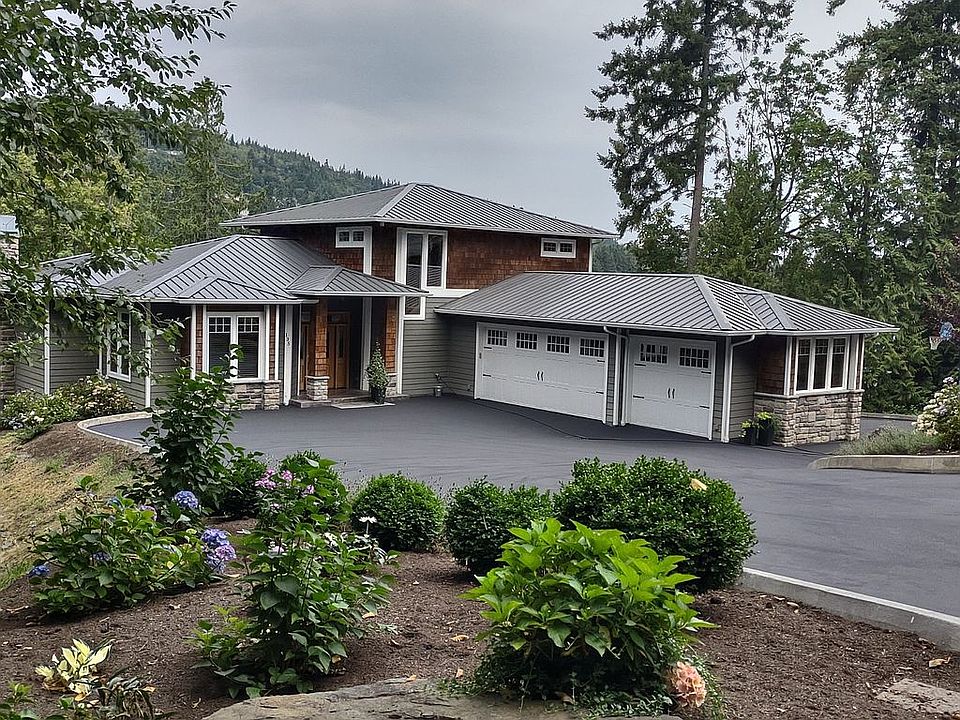 1st image of 135 Mount Quay Dr NW
