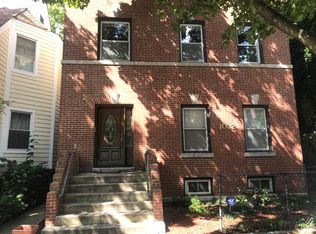 1032 W Dakin St #2A, Chicago, IL 60613