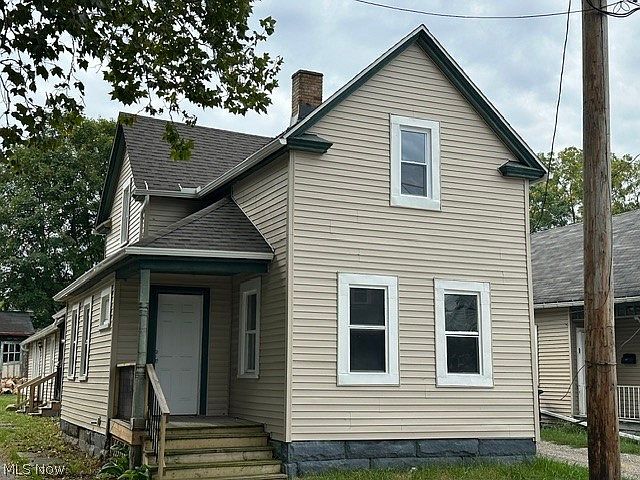 1st image of 3233 Trowbridge Ave