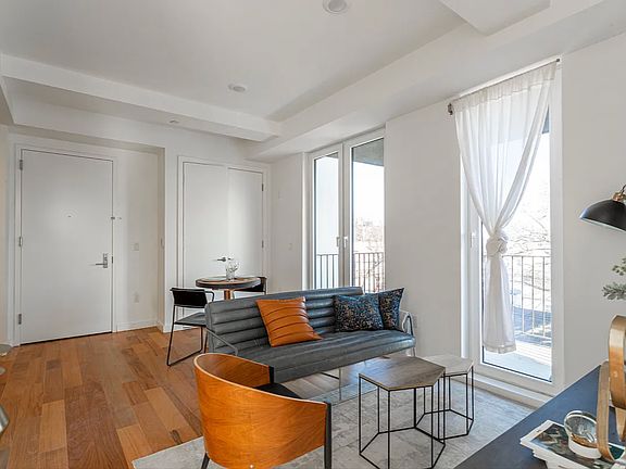 5th image of 93 Kenilworth Pl #7B