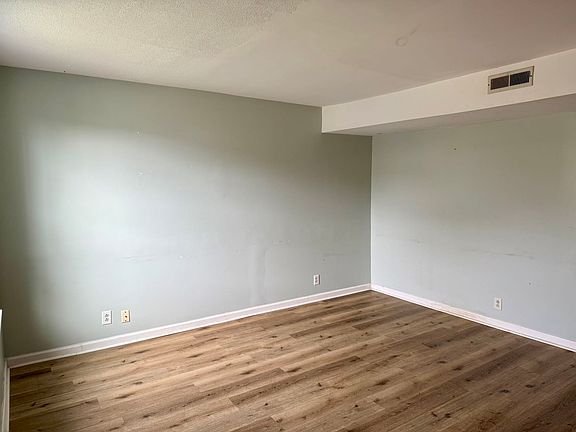 2nd image of 3622 Willow Creek Ct