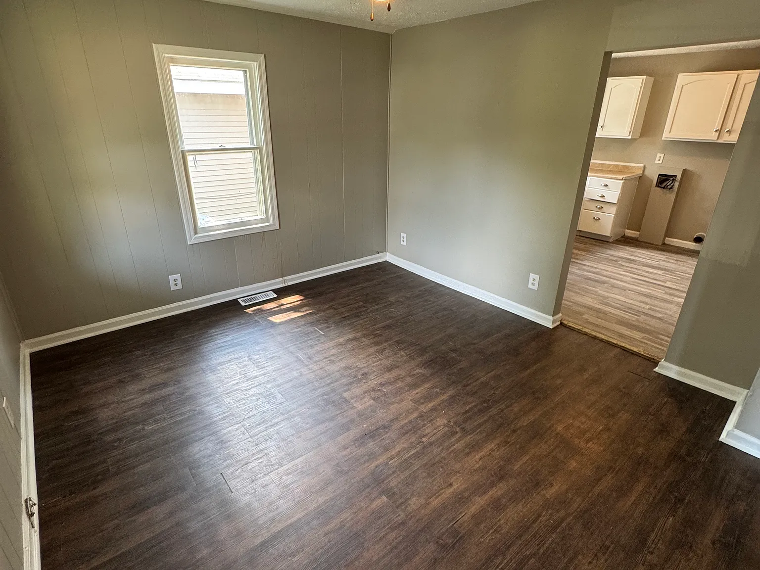 2 bed, 576 sqft, $1,095 — Photo 3