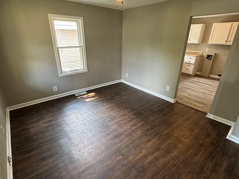 334 Smith St — Photo 3
