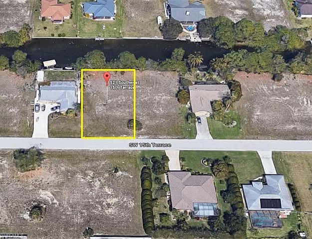 2nd image of 521 SW 15th Ter