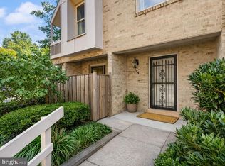 Terrace T / H Of Beverly Hills, Alexandria, VA 22302