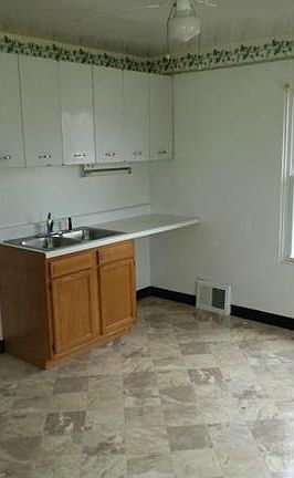4th image of 5418-5420 Robert Ave
