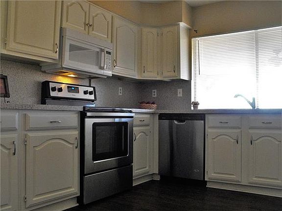3rd image of 4705 Lemmon Ct