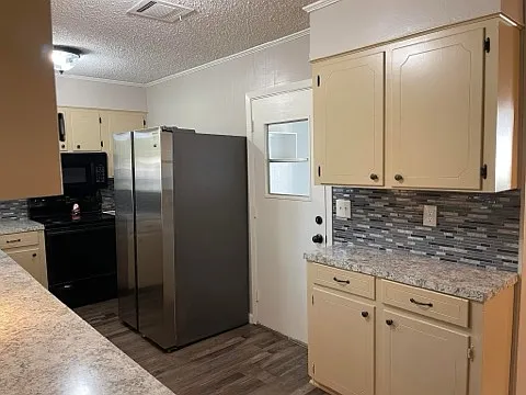131 Garden Ln — Photo 5