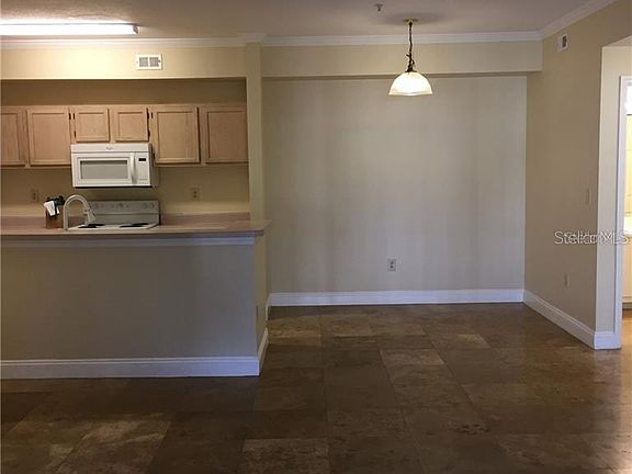 3rd image of 5608 Pinnacle Heights Cir APT 304