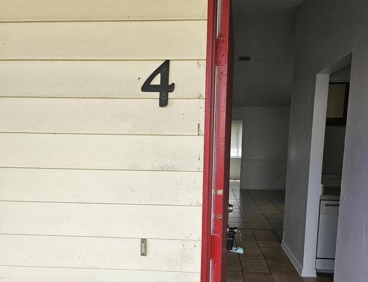 3 bed, 2.0 bath, 800 sqft, $2,100 — Photo 4