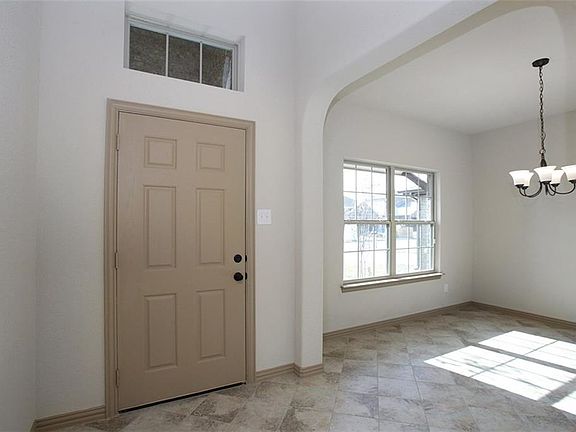 4th image of 1807 Silver Oaks Dr